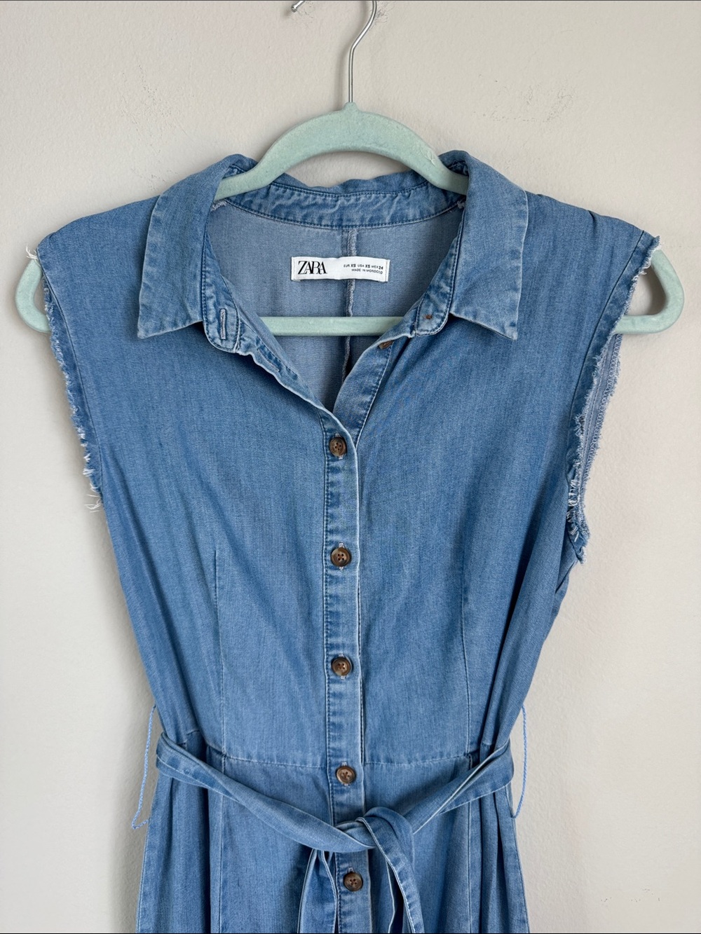 Zara Lyocell Denim Maxi Shirt Dress XS Blue Belted Button Front Sleeveless Boho - Picture 3 of 10